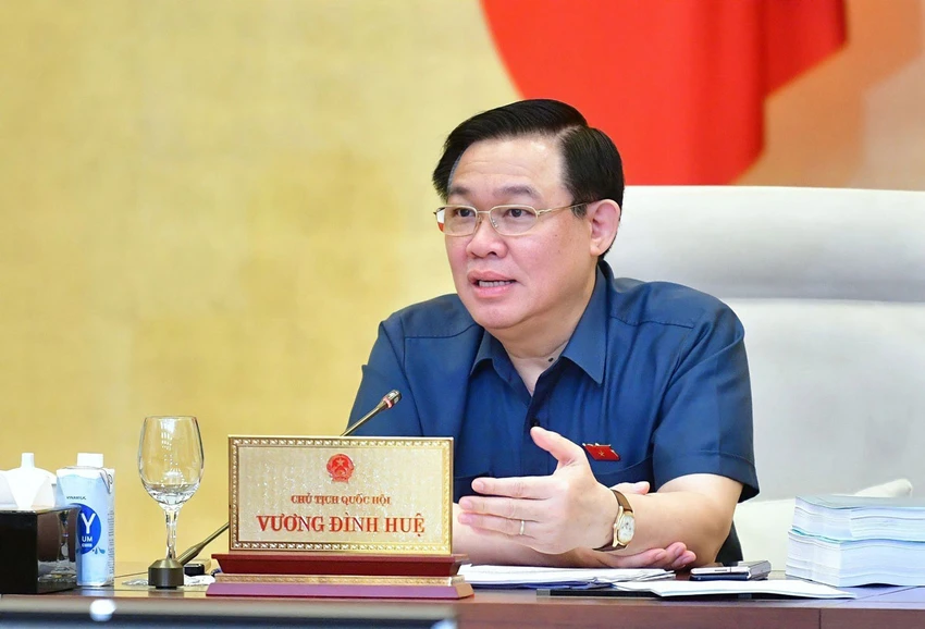Chủ tịch Quốc hội Vương Đình Huệ phát biểu tại phiên họp. Ảnh: TP