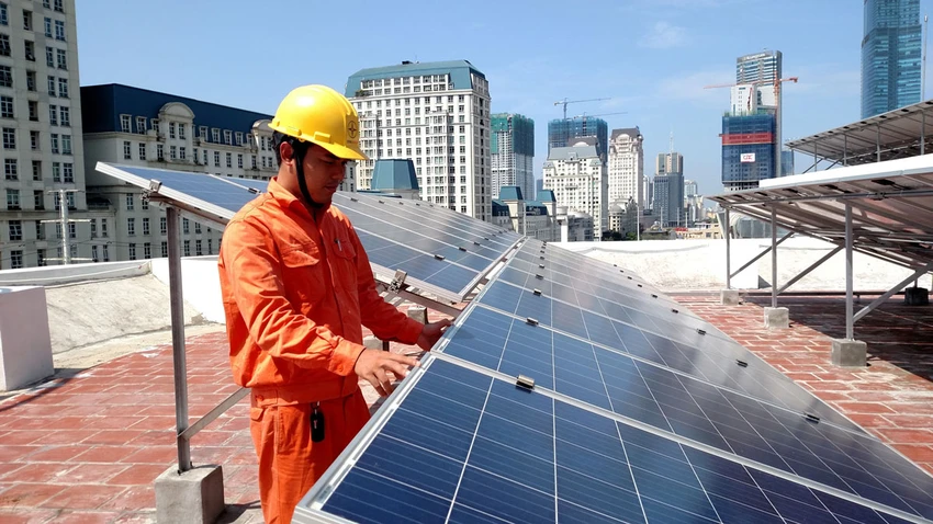 Trong Quy hoạch điện VIII, điện mặt trời được ưu tiên phát triển. Ảnh: EVNHANOI