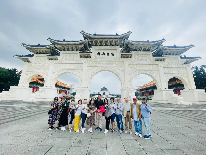 Xu hướng du lịch nước ngoài vẫn chiếm ưu thế trong mùa hè năm 2023. Ảnh: THU TRINH Xu hướng du lịch nước ngoài vẫn chiếm ưu thế trong mùa hè năm 2023. Ảnh: THU TRINH