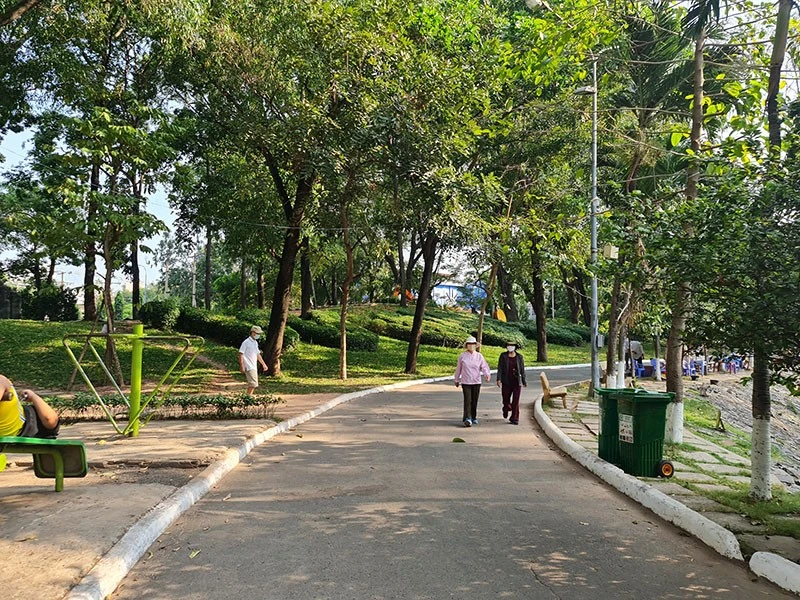Sở, ban ngành TP.HCM được yêu cầu đẩy nhanh tiến độ và hoàn thành các nhiệm vụ thực hiện chương trình phát triển công viên và cây xanh công cộng trên địa bàn TP (giai đoạn 2020-2025). Ảnh: NGUYỄN CHÂU Sở, ban ngành TP.HCM được yêu cầu đẩy nhanh tiến độ và hoàn thành các nhiệm vụ thực hiện chương trình phát triển công viên và cây xanh công cộng trên địa bàn TP (giai đoạn 2020-2025). Ảnh: NGUYỄN CHÂU