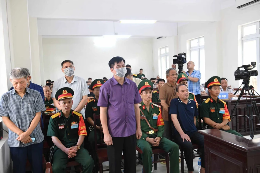 Các bị cáo nghe tòa tuyên án. Ảnh: CTV Các bị cáo nghe tòa tuyên án. Ảnh: CTV