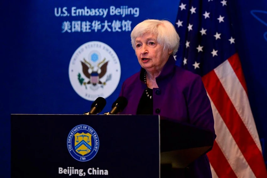 Bộ trưởng Bộ Tài chính Mỹ Janet Yellen phát biểu tại Đại sứ quán Mỹ ở Bắc Kinh (TQ) khi sắp kết thúc chuyến công du Bắc Kinh trong ngày 9-7. Ảnh: AFP