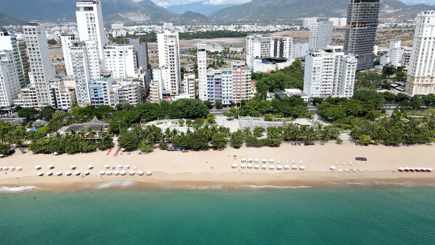 Khánh Hòa sẽ quy hoạch phía đông đường Trần Phú - Phạm Văn Đồng, TP Nha Trang sẽ là dải công viên ven biển phục vụ công cộng, thu hút du khách. Ảnh: HUỲNH HẢI Khánh Hòa sẽ quy hoạch phía đông đường Trần Phú - Phạm Văn Đồng, TP Nha Trang sẽ là dải công viên ven biển phục vụ công cộng, thu hút du khách. Ảnh: HUỲNH HẢI
