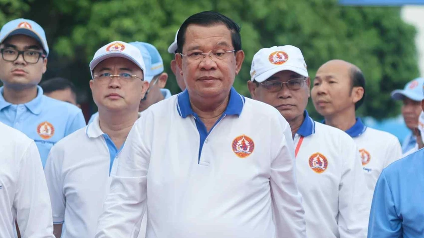 Thủ tướng Campuchia Hun Sen trong buổi vận động tranh cử ở thủ đô Phnom Phenh ngày 1-7. Ảnh: Ken Kobayash/NIKKEI ASIA Thủ tướng Campuchia Hun Sen trong buổi vận động tranh cử ở thủ đô Phnom Phenh ngày 1-7. Ảnh: Ken Kobayash/NIKKEI ASIA
