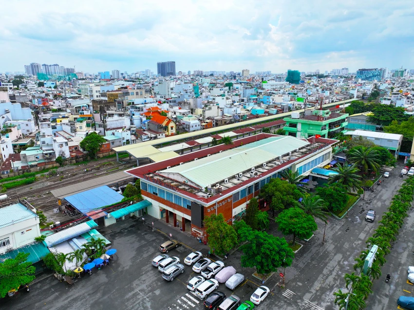 Ga Sài Gòn đã có tuổi đời hàng trăm năm. Ảnh: NGUYỄN TIẾN Ga Sài Gòn đã có tuổi đời hàng trăm năm. Ảnh: NGUYỄN TIẾN