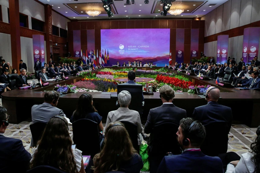 Các lãnh đạo ASEAN tại Hội nghị Cấp cao ASEAN lần thứ 43 tại Indonesia ngày 7-9. Ảnh: AP Các lãnh đạo ASEAN tại Hội nghị Cấp cao ASEAN lần thứ 43 tại Indonesia ngày 7-9. Ảnh: AP