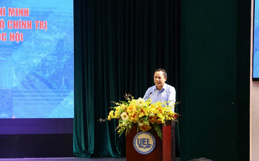 pgsts-tran-tho-quang-trinh-bay-tham-luan-4333.jpg