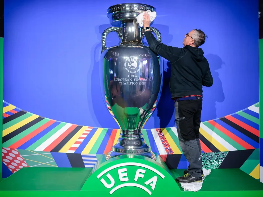 14_Duc_Canhbao_Euro_1h.jpg