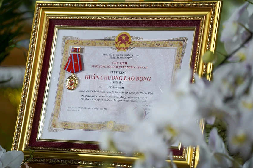 Tiễn biệt Phó Chủ tịch thường trực UBND TP.HCM Lê Hòa Bình ảnh 3 Tiễn biệt Phó Chủ tịch thường trực UBND TP.HCM Lê Hòa Bình ảnh 3