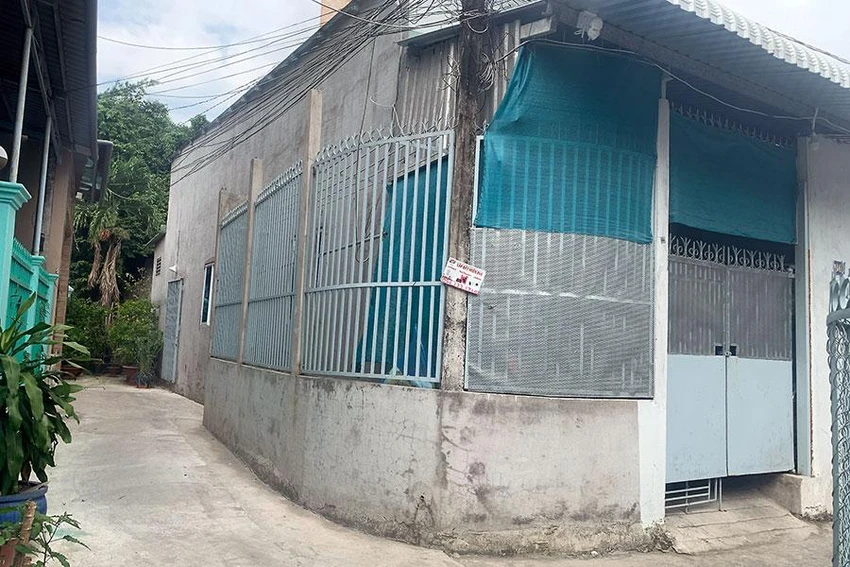 Căn nhà bà DTN được cho là xây dựng trái phép trên mương thủy lợi. Ảnh: HẢI DƯƠNG Căn nhà bà DTN được cho là xây dựng trái phép trên mương thủy lợi. Ảnh: HẢI DƯƠNG