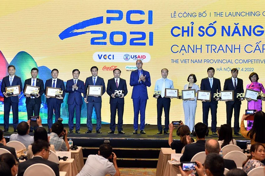VCCI công bố chỉ số năng lực cạnh tranh cấp tỉnh năm 2021. Ảnh: C.LUẬN VCCI công bố chỉ số năng lực cạnh tranh cấp tỉnh năm 2021. Ảnh: C.LUẬN