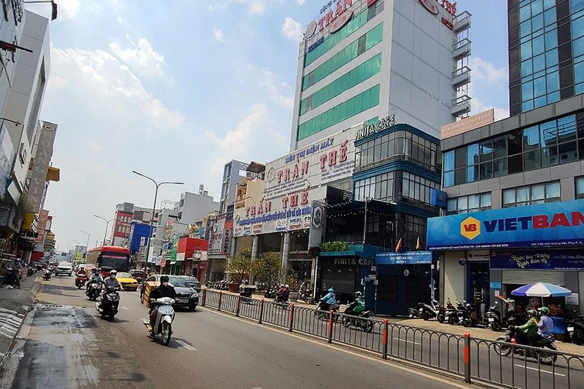 Nhiệm vụ quản lý nhà nước đối với công trình đường bộ trong đô thị sẽ được chuyển từ Sở GTVT TP sang Sở Xây dựng TP. Ảnh: KC Nhiệm vụ quản lý nhà nước đối với công trình đường bộ trong đô thị sẽ được chuyển từ Sở GTVT TP sang Sở Xây dựng TP. Ảnh: KC