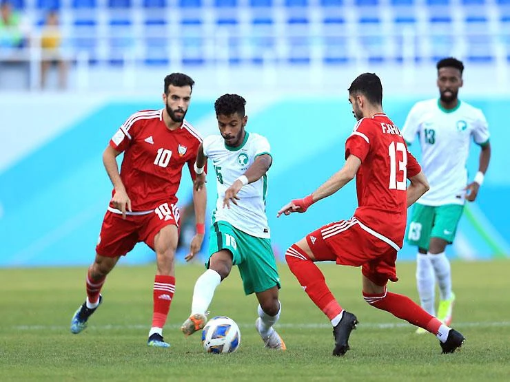 Cầu thủ Saudi Arabia không to cao nhưng rất tự tin vào kỹ thuật và phối hợp nhóm. Ảnh: AFC Cầu thủ Saudi Arabia không to cao nhưng rất tự tin vào kỹ thuật và phối hợp nhóm. Ảnh: AFC