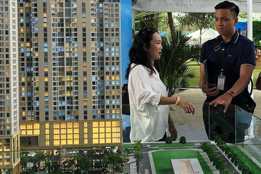 Hiện nay người dân vẫn ưa chuộng sản phẩm nhà chung cư như một tài sản sở hữu lâu dài, để dành cho con cháu. Ảnh: Q.HUY Hiện nay người dân vẫn ưa chuộng sản phẩm nhà chung cư như một tài sản sở hữu lâu dài, để dành cho con cháu. Ảnh: Q.HUY