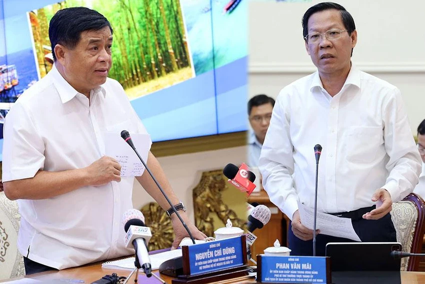 Bộ trưởng Bộ KH&ĐT Nguyễn Chí Dũng và Chủ tịch UBND TP.HCM Phan Văn Mãi phát biểu tại hội nghị. Ảnh: TTBC Bộ trưởng Bộ KH&ĐT Nguyễn Chí Dũng và Chủ tịch UBND TP.HCM Phan Văn Mãi phát biểu tại hội nghị. Ảnh: TTBC