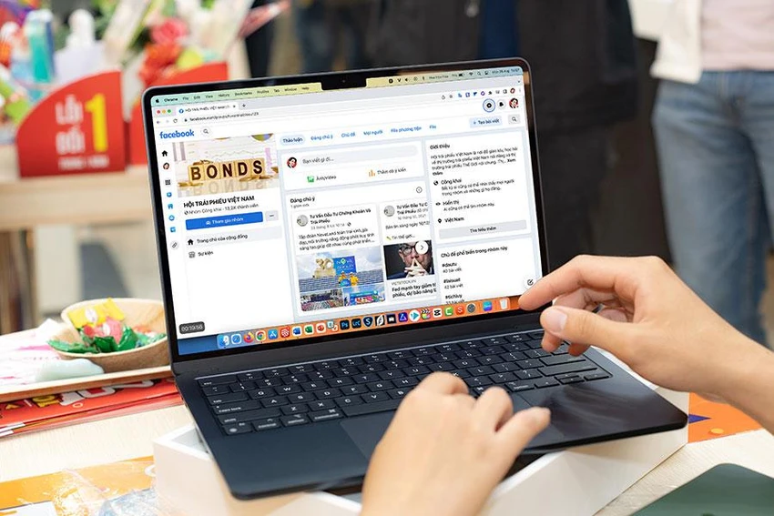 Xuất hiện nhiều nhóm mời gọi đầu tư chứng khoán trên mạng xã hội với lãi suất cao. Ảnh: TL Xuất hiện nhiều nhóm mời gọi đầu tư chứng khoán trên mạng xã hội với lãi suất cao. Ảnh: TL
