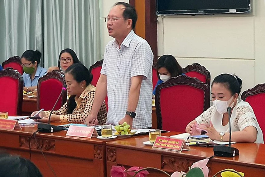 Ông Nguyễn Tiến Dũng, Phó Cục trưởng Cục Thuế TP.HCM, cho biết hiện vẫn chưa có chính sách thuế riêng để hỗ trợ các doanh nghiệp vừa và nhỏ. Ảnh: THÙY LINH Ông Nguyễn Tiến Dũng, Phó Cục trưởng Cục Thuế TP.HCM, cho biết hiện vẫn chưa có chính sách thuế riêng để hỗ trợ các doanh nghiệp vừa và nhỏ. Ảnh: THÙY LINH