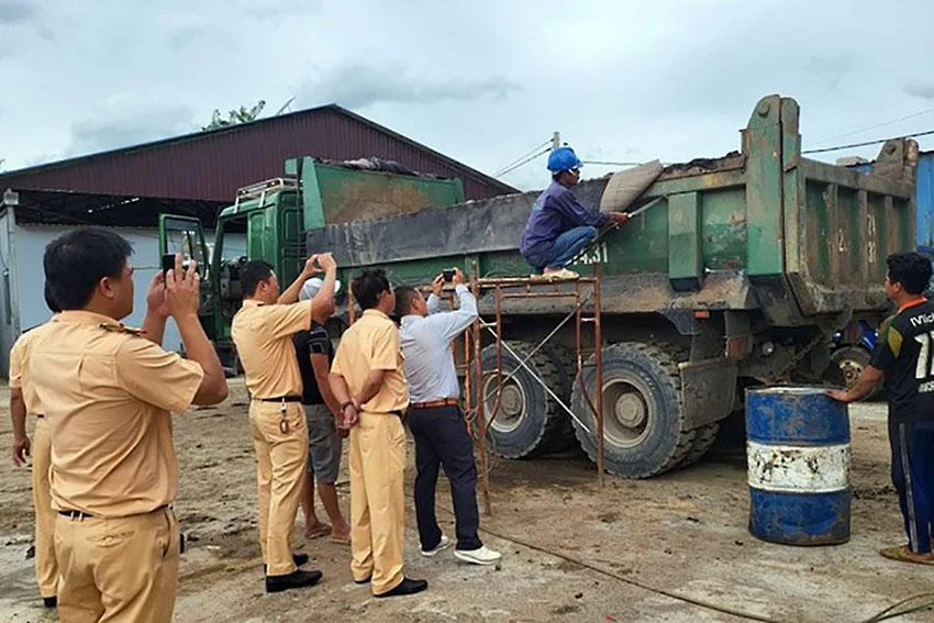 Công an tỉnh Bà Rịa-Vũng Tàu cho biết sẽ báo cáo Bộ Công an và sẽ phổ biến cho lực lượng công an tỉnh để nhận dạng. Ảnh: VÕ TÙNG - TỰ SANG Công an tỉnh Bà Rịa-Vũng Tàu cho biết sẽ báo cáo Bộ Công an và sẽ phổ biến cho lực lượng công an tỉnh để nhận dạng. Ảnh: VÕ TÙNG - TỰ SANG