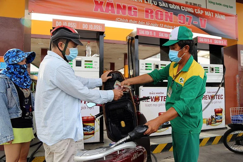 Nhiều ý kiến cho rằng đề xuất đưa xăng dầu về một đầu mối Bộ Công Thương quản lý là hợp lý. Ảnh: HOÀNG GIANG Nhiều ý kiến cho rằng đề xuất đưa xăng dầu về một đầu mối Bộ Công Thương quản lý là hợp lý. Ảnh: HOÀNG GIANG