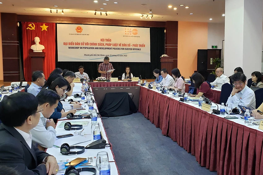 Toàn cảnh hội thảo “Đại biểu dân cử với việc thực hiện chính sách, pháp luật về dân số và phát triển”. Ảnh: TRẦN NGỌC Toàn cảnh hội thảo “Đại biểu dân cử với việc thực hiện chính sách, pháp luật về dân số và phát triển”. Ảnh: TRẦN NGỌC