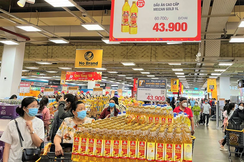 Người dân cần tiếp tục được hỗ trợ giảm thuế VAT 2%. Ảnh: TÚ UYÊN Người dân cần tiếp tục được hỗ trợ giảm thuế VAT 2%. Ảnh: TÚ UYÊN