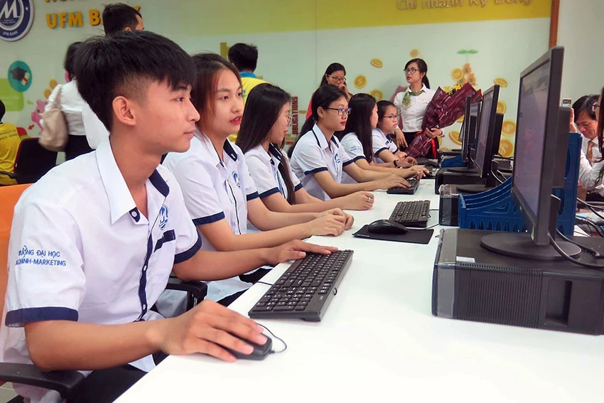 Trường ĐH Tài chính Marketing ba năm nay không tăng học phí để chia sẻ khó khăn với phụ huynh và sinh viên. Ảnh: PA Trường ĐH Tài chính Marketing ba năm nay không tăng học phí để chia sẻ khó khăn với phụ huynh và sinh viên. Ảnh: PA