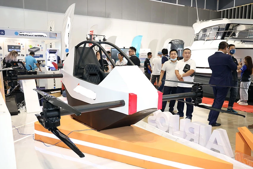 Mẫu mô tô bay được giới thiệu tại Triển lãm Vietnam Motor Show 2022. Ảnh: Q.HUY Mẫu mô tô bay được giới thiệu tại Triển lãm Vietnam Motor Show 2022. Ảnh: Q.HUY