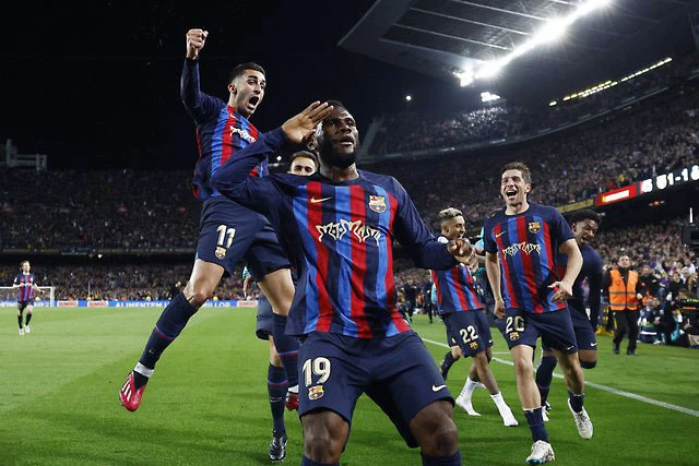 Barcelona đánh bại Real Madrid trận El Clasico thẳng tiến đến ngôi vô địch La Liga dù đang bị “đánh hội đồng”. Ảnh: AFP Barcelona đánh bại Real Madrid trận El Clasico thẳng tiến đến ngôi vô địch La Liga dù đang bị “đánh hội đồng”. Ảnh: AFP