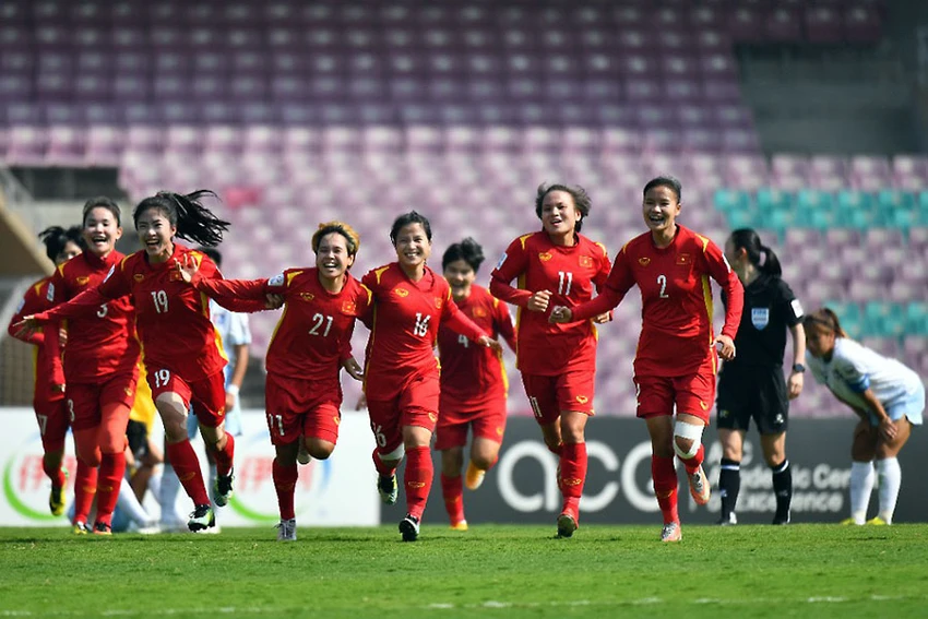 Lần đầu tham dự vòng chung kết World Cup nữ nên các nữ tuyển thủ Việt Nam lạ lẫm trước việc các nữ tuyển thủ thế giới kiến nghị với FIFA về vụ tiền thưởng hay bị “bốc hơi”. Ảnh: VFF Lần đầu tham dự vòng chung kết World Cup nữ nên các nữ tuyển thủ Việt Nam lạ lẫm trước việc các nữ tuyển thủ thế giới kiến nghị với FIFA về vụ tiền thưởng hay bị “bốc hơi”. Ảnh: VFF