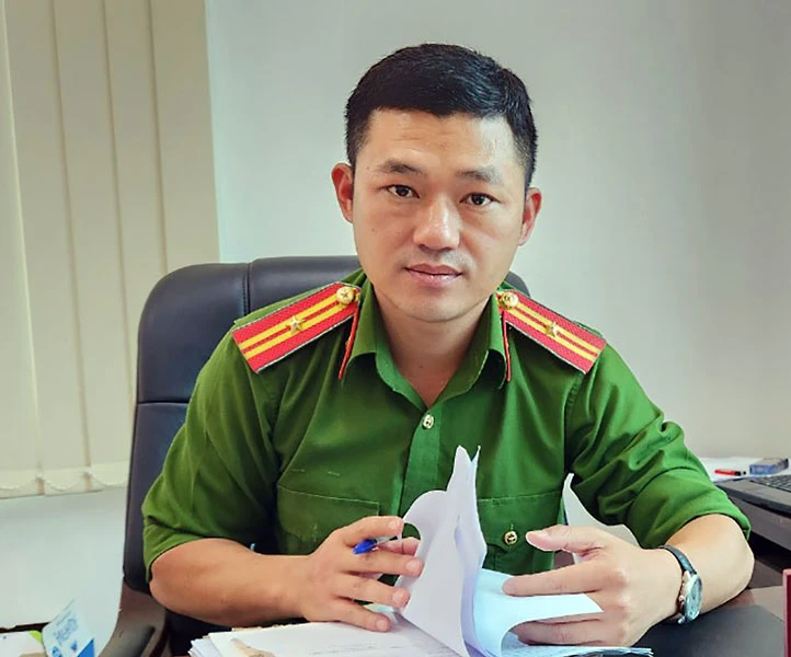 Thiếu tá Hoàng Văn Phước, Trưởng Công an xã Hiệp Thạnh, huyện Đức Trọng, Lâm Đồng. Ảnh: V.TÙNG Thiếu tá Hoàng Văn Phước, Trưởng Công an xã Hiệp Thạnh, huyện Đức Trọng, Lâm Đồng. Ảnh: V.TÙNG