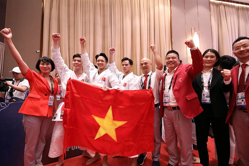 Thể thao Việt Nam dẫn đầu toàn đoàn với 136 HCV, hơn đoàn về nhì Thái Lan đến 28 HCV. Ảnh: PHƯƠNG NGHI Thể thao Việt Nam dẫn đầu toàn đoàn với 136 HCV, hơn đoàn về nhì Thái Lan đến 28 HCV. Ảnh: PHƯƠNG NGHI