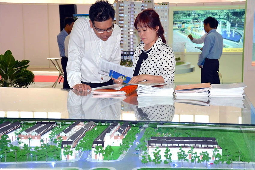 Các chuyên gia dự báo phải đến quý cuối năm 2023, thị trường mới bắt đầu ấm lại. Ảnh minh họa: M.LONG Các chuyên gia dự báo phải đến quý cuối năm 2023, thị trường mới bắt đầu ấm lại. Ảnh minh họa: M.LONG
