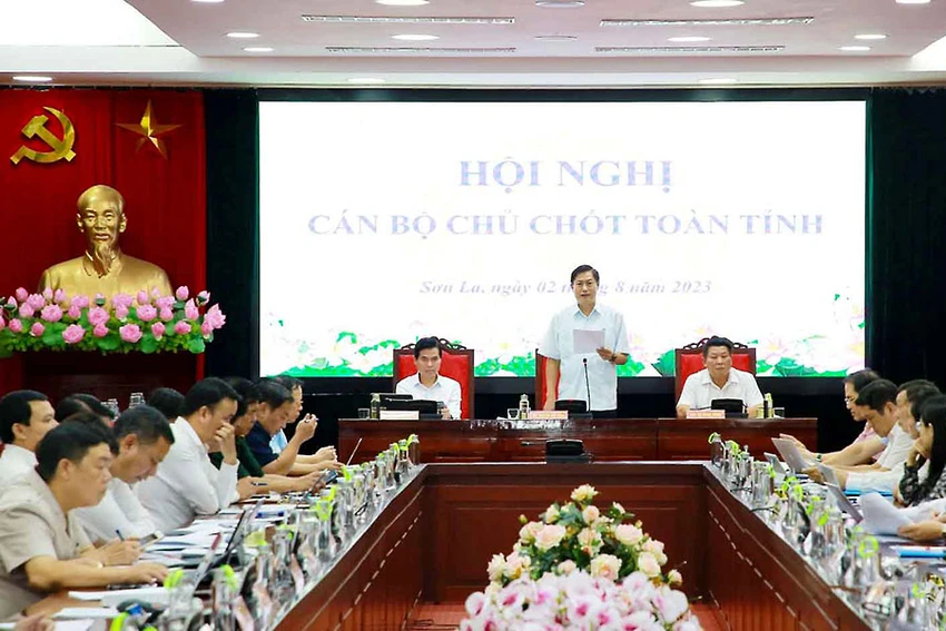 Hội nghị cán bộ chủ chốt tỉnh Sơn La quán triệt các văn bản mới của trung ương và triển khai quy trình giới thiệu nhân sự quy hoạch Ban Chấp hành Trung ương khóa XIV. Ảnh: baosonla.org.vn
