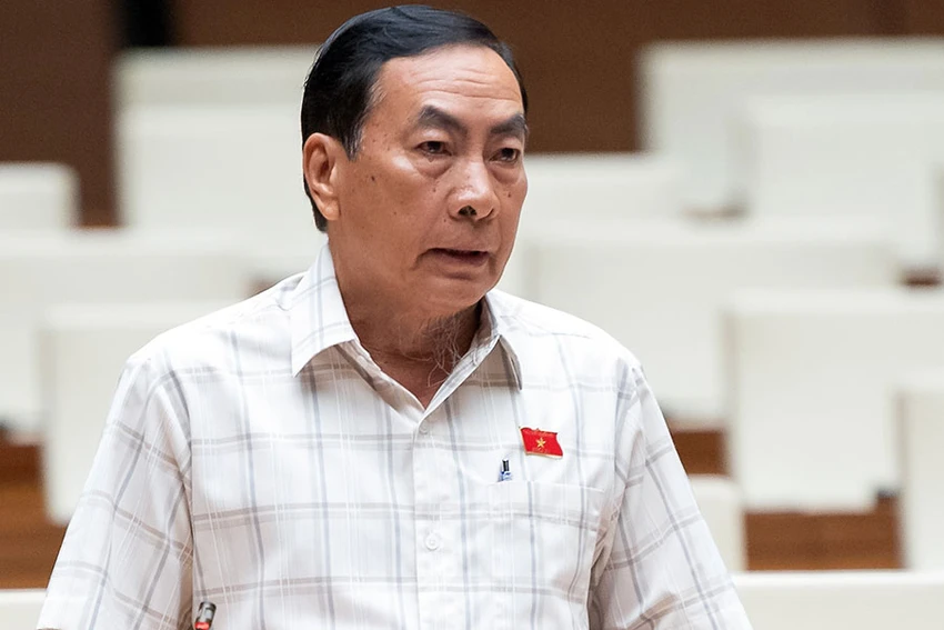 Đại biểu Phạm Văn Hòa (Đồng Tháp): “Không nên giao cho Tổng Liên đoàn Lao động Việt Nam tham gia đầu tư xây dựng nhà ở xã hội vì đây là một tổ chức chính trị, không có chức năng kinh doanh”. Ảnh: quochoi.vn Đại biểu Phạm Văn Hòa (Đồng Tháp): “Không nên giao cho Tổng Liên đoàn Lao động Việt Nam tham gia đầu tư xây dựng nhà ở xã hội vì đây là một tổ chức chính trị, không có chức năng kinh doanh”. Ảnh: quochoi.vn