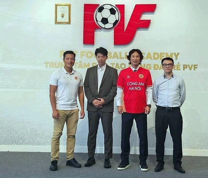 15_V-League-thay-tuong.jpg