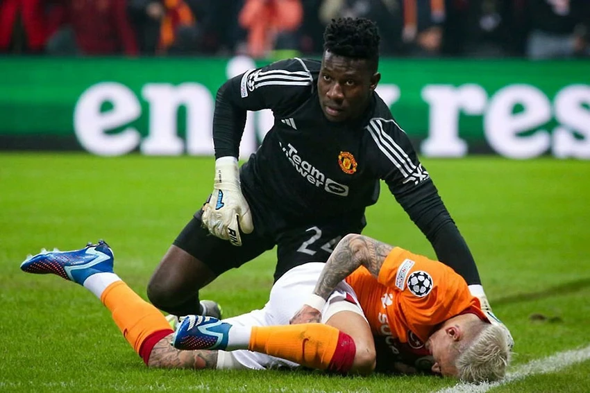 2_15_BAICHINH_Onana_hai_MU.jpg