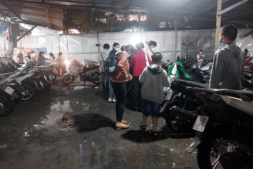 giá giữ xe tăng cao