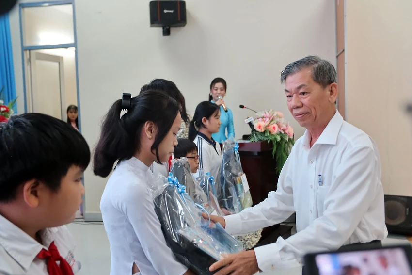 P23_hinh-3-thay.jpg