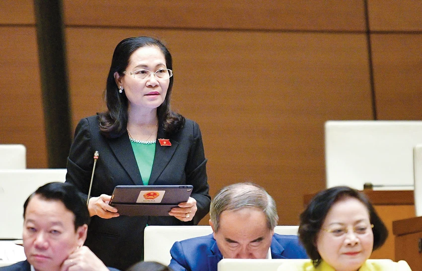 P7-nguyen-thi-le.jpg