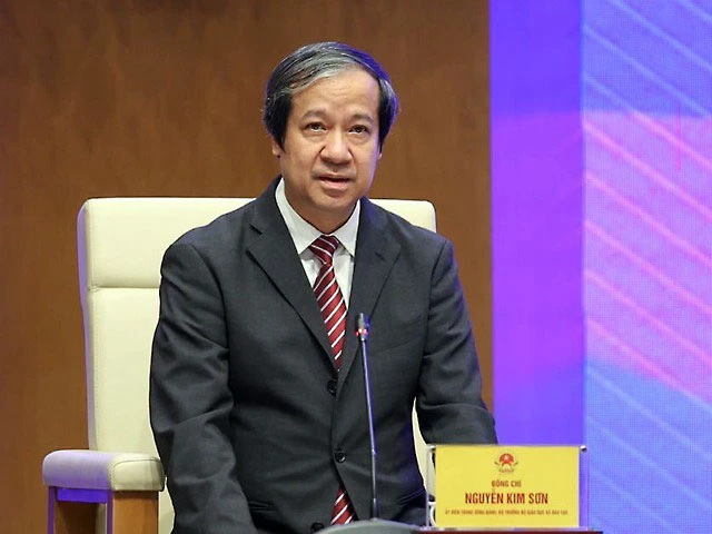 AnhhoHoDaNoi_trang2va3_BoTruongGDDTNguyenKimSon.jpg