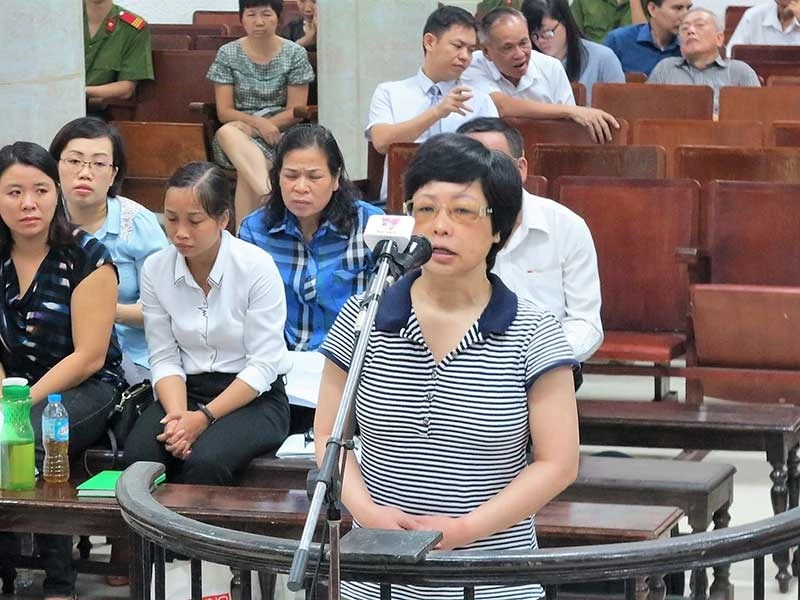 Bà Thu Nga khai đưa tiền cho chủ hiệu vàng 'chạy' ĐBQH ảnh 2 Bị cáo Châu Thị Thu Nga: ‘Tôi có nhiều điều oan ức...’ - ảnh 1