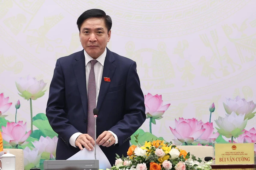 Tổng thư ký QH Bùi Văn Cường. Tổng thư ký QH Bùi Văn Cường.