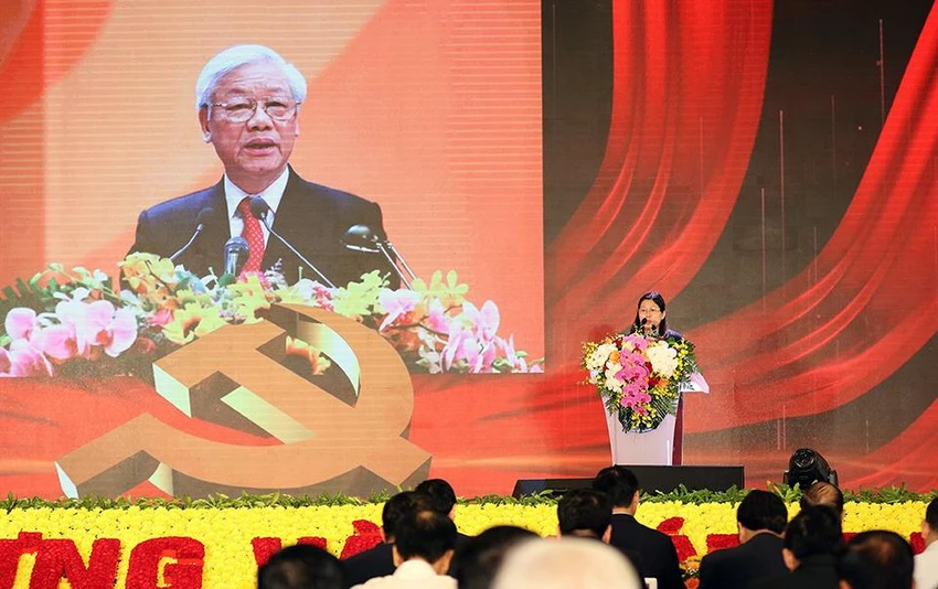 Thứ trưởng Bộ TN&amp;MT Nguyễn Thị Phương Hoa đọc thư chúc mừng của Tổng Bí thư Nguyễn Phú Trọng nhân dịp kỷ niệm 20 năm thành lập Bộ TN&amp;MT