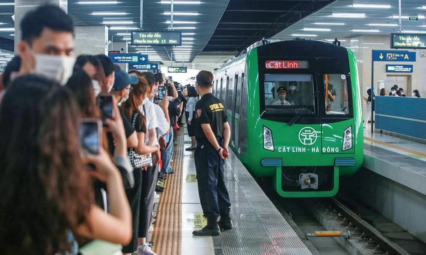 UBND TP Hà Nội cho biết, tuyến đường sắt đô thị Cát Linh - Hà Đông lỗ lớn do lượng hành khách ít, trong khi chi phí vận hành lớn… Ảnh: PHI HÙNG UBND TP Hà Nội cho biết, tuyến đường sắt đô thị Cát Linh - Hà Đông lỗ lớn do lượng hành khách ít, trong khi chi phí vận hành lớn… Ảnh: PHI HÙNG
