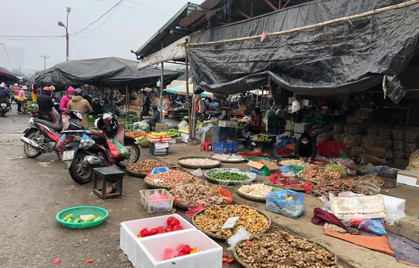 Chợ đầu mối Minh Khai (quận Bắc Từ Liêm, Hà Nội). Chợ đầu mối Minh Khai (quận Bắc Từ Liêm, Hà Nội).