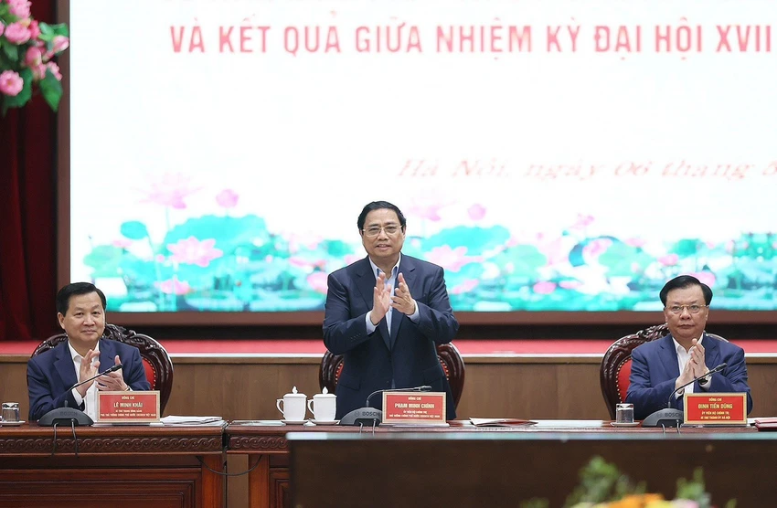 Thủ tướng Phạm Minh Chính chủ trì cuộc làm việc giữa Thường trực Chính phủ với Ban Thường vụ Thành uỷ Hà Nội sáng nay 6-5. Ảnh: TP Thủ tướng Phạm Minh Chính chủ trì cuộc làm việc giữa Thường trực Chính phủ với Ban Thường vụ Thành uỷ Hà Nội sáng nay 6-5. Ảnh: TP