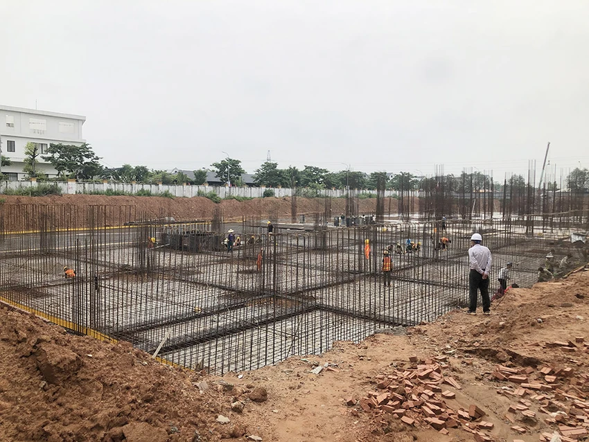 Tòa nhà CT2 của dự án đang được xây dựng phần móng. Ảnh: Trọng Phú
