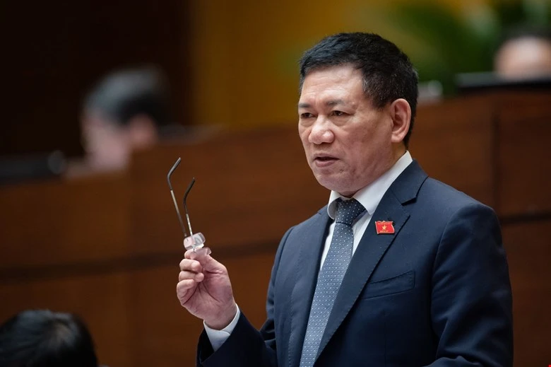 Bộ trưởng Tài chính Hồ Đức Phớc. Ảnh: QH Bộ trưởng Tài chính Hồ Đức Phớc. Ảnh: QH