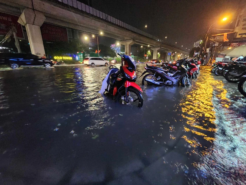mua-lon-hiem-gap-ha-noi1.jpg