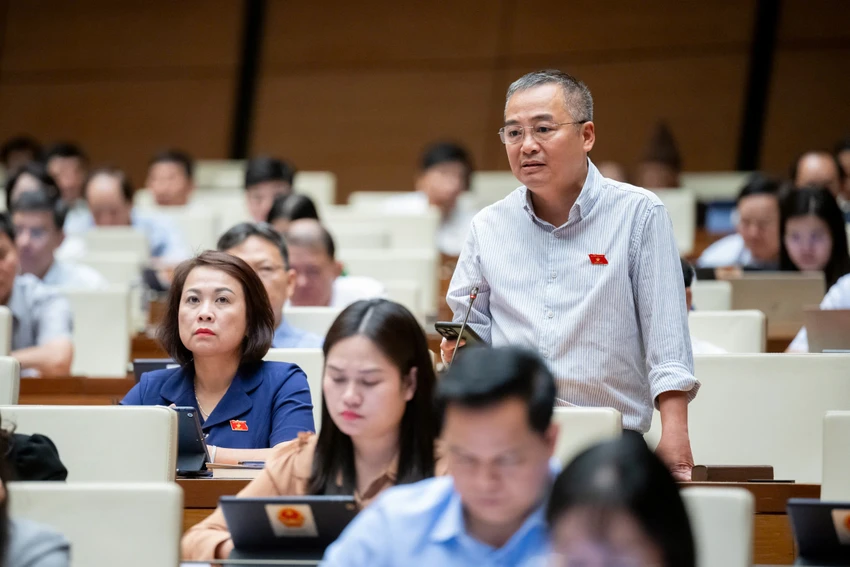 Cần cấp phép cho thuốc bán online, đừng nên 'không quản được thì cấm'